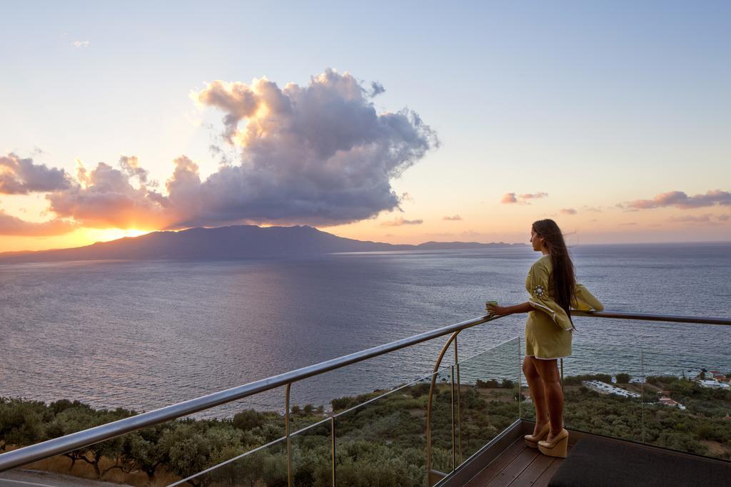 Athina Epavlis - Ethereal Charm Of Blue Horizons Ravdhoúkha Camera foto