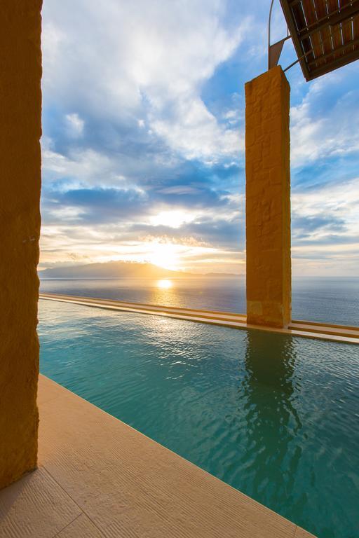 Athina Epavlis - Ethereal Charm Of Blue Horizons Ravdhoúkha Esterno foto